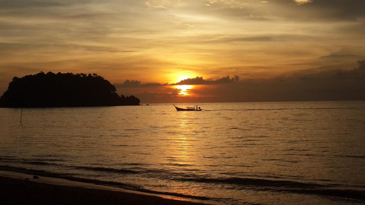 Libong Relax Beach Resort Транг Экстерьер фото